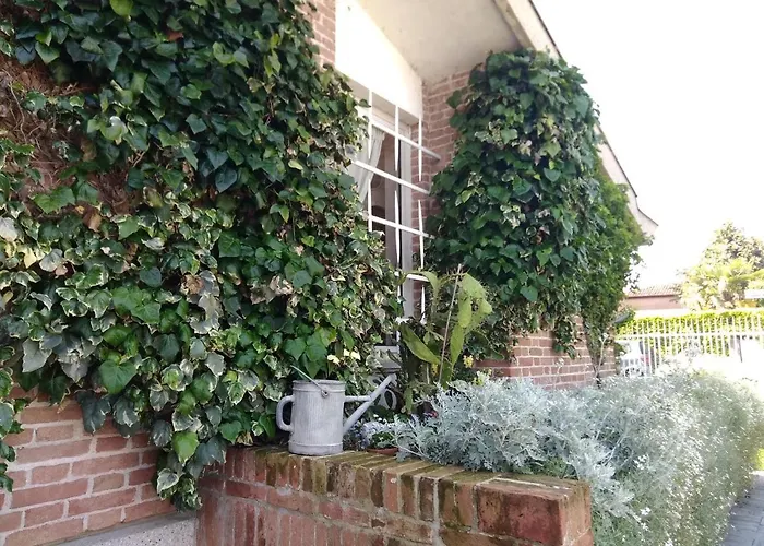 Bed & Breakfast And Sail