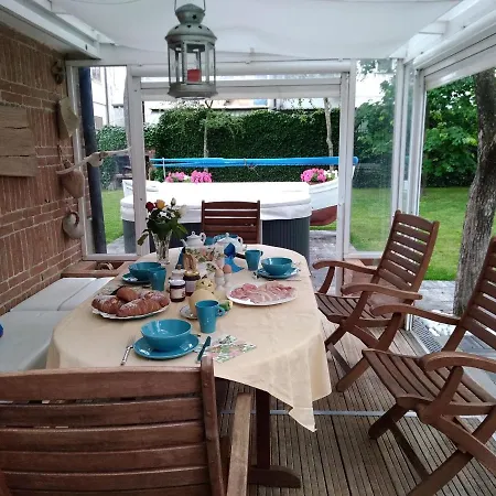 And Sail Bed & Breakfast 3*