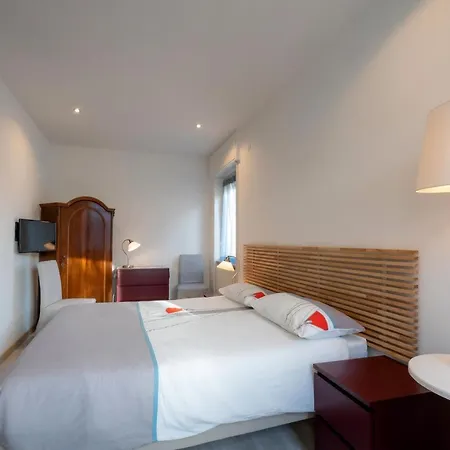 לינה וארוחת בוקר And Sail קאורלה