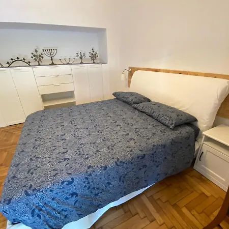Bed and breakfast And Sail 3*