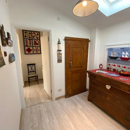 And Sail קאורלה