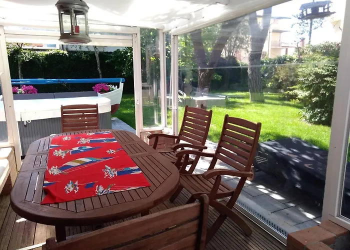 And Sail Bed & Breakfast 3*