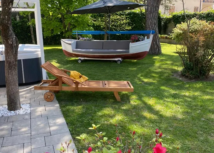 Bed & Breakfast And Sail